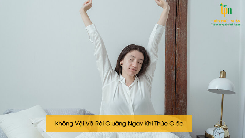 Vội vã rời giường ngay khi tỉnh giấc không tốt cho người cao huyết áp