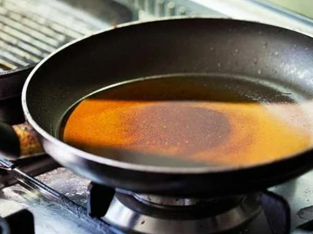 dầu ăn phá nát gan  nếu sử dụng không đúng cách