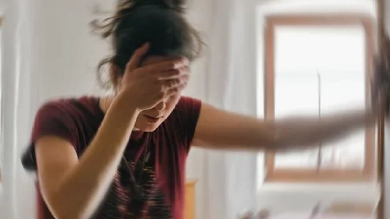 buồn nôn, ói mửa vào buổi sáng biểu hiện tăng huyết áp