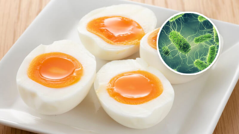 Trứng sống hoặc lòng đào dễ gây ngộ độc