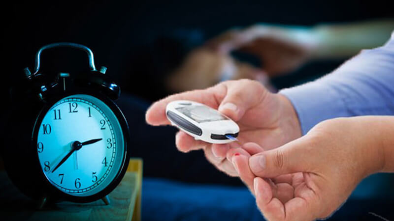 Mức đường huyết tăng cao ban đêm tiềm ẩn những nguy cơ gì?