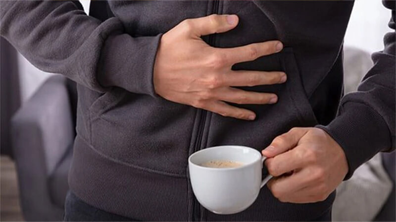 uống caffeine khi bụng đói dễ gây huyết áp cao